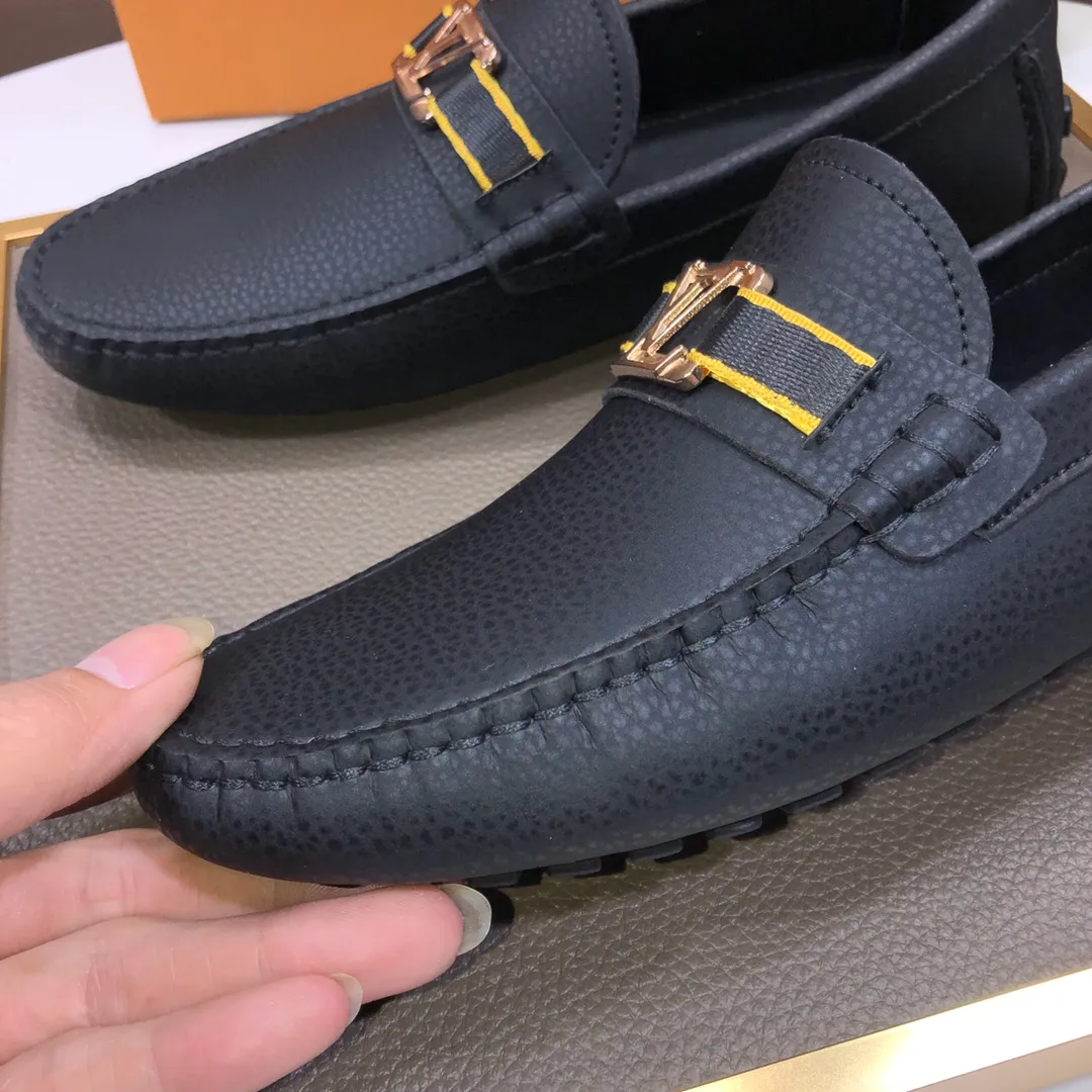 Men's men's shoes 💰420💰 [LV Doudou Shoes] (sheepskin lining) new model is on the market, available on the official website. The new Doudou shoes are processed into single-color materials, and the uppers are made of imported cowhide material. The body of the shoe is fully hemmed with mark thread, and is lined with imported original cowhide leather. The elegant shoe shape is super suitable for all-matching, and the size is 38-44.